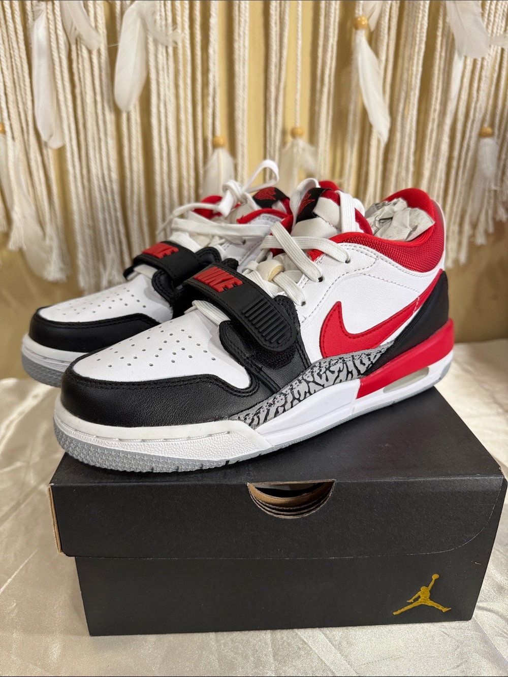 Nike Jordan Legacy 312 Low Boys Size 5.5Y